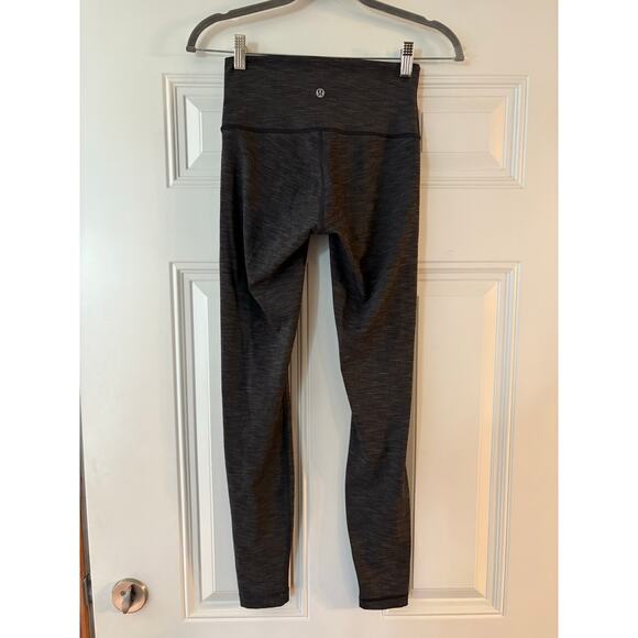 Lululemon legging size 4 in great used condition - Picture 1 of 5